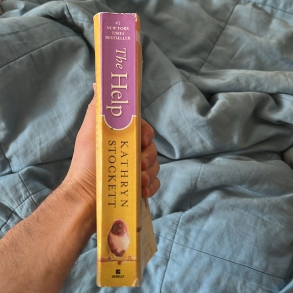 The Help book by Kathryn Stockett - Picture 3 of 3